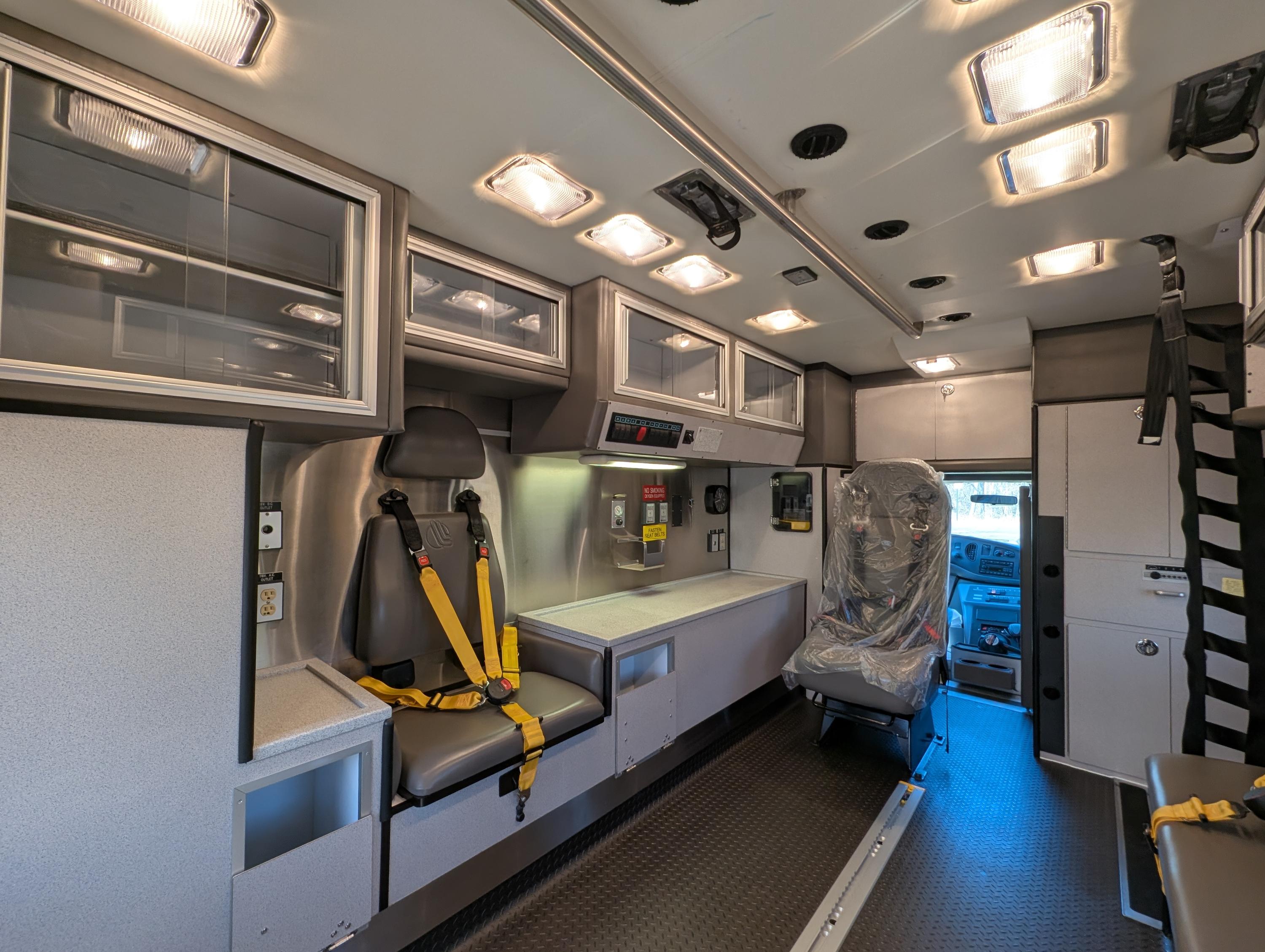 2008 Road Rescue Ford Type III Ambulance - image 31