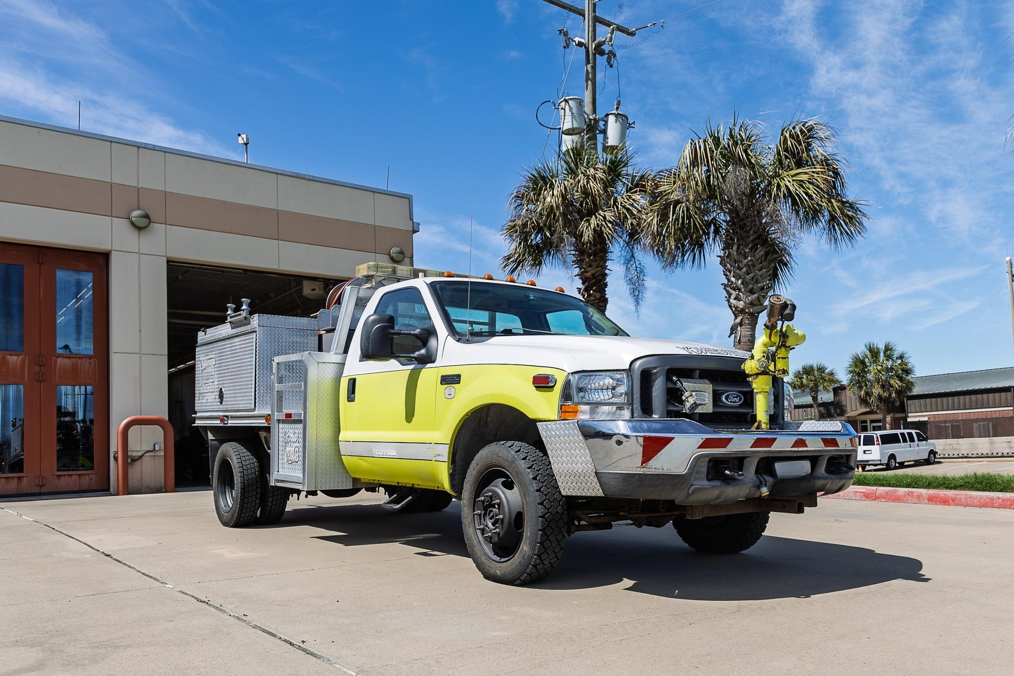 2004 Ferrara Ford Brush Truck - image 1