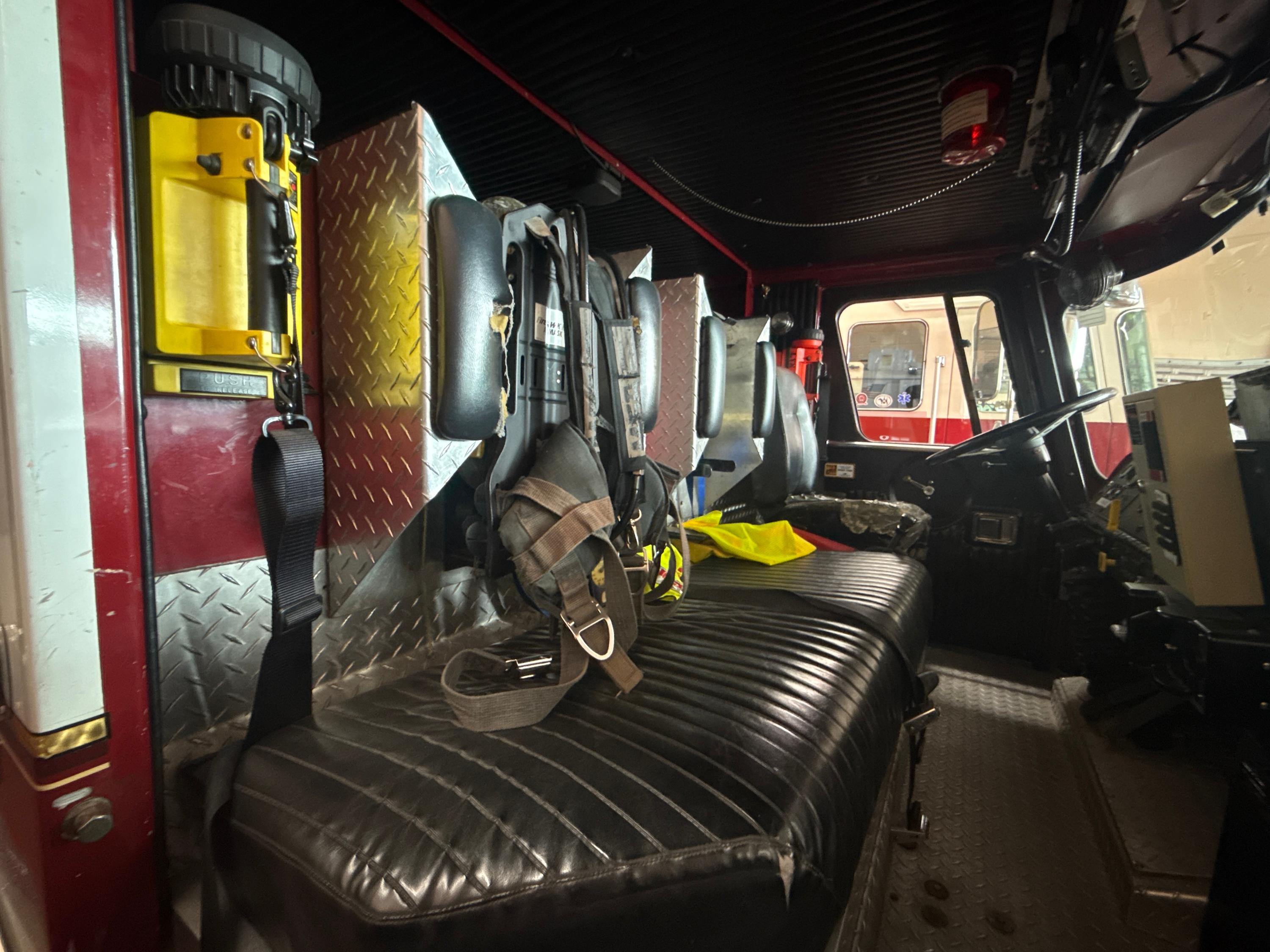1988 E-One Pumper - image 11