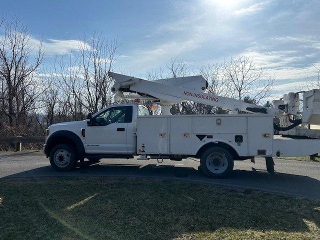 2019 Ford F550 Bucket Truck w/ Altec AT41S Boom (46 ft) - image 9