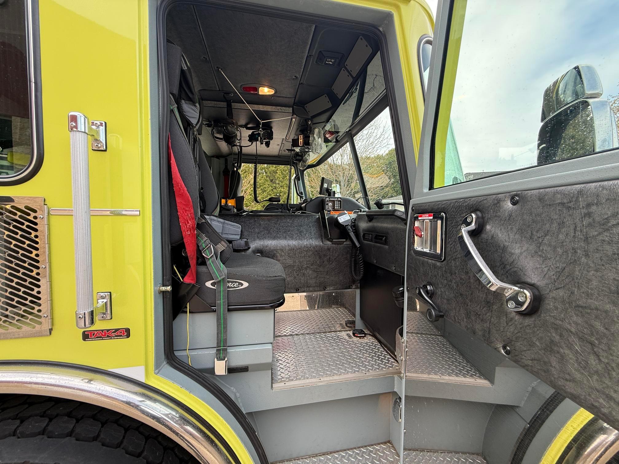 2006 Pierce Dash 2000 HDRP Pumper - image 9