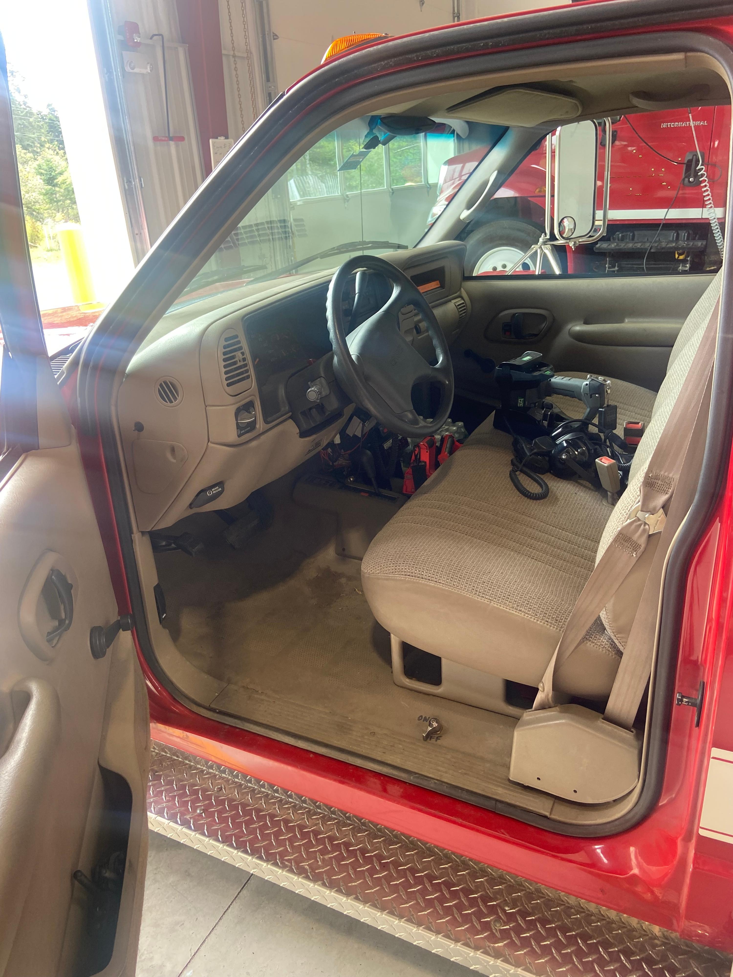 2000 GMC 4x4 Mini Pumper - image 7
