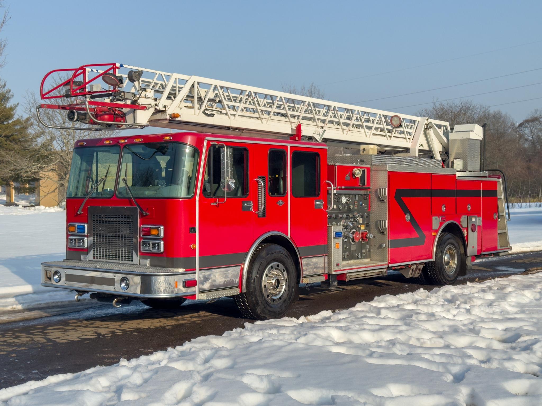 1998 Smeal Spartan 75' Aerial - image 1