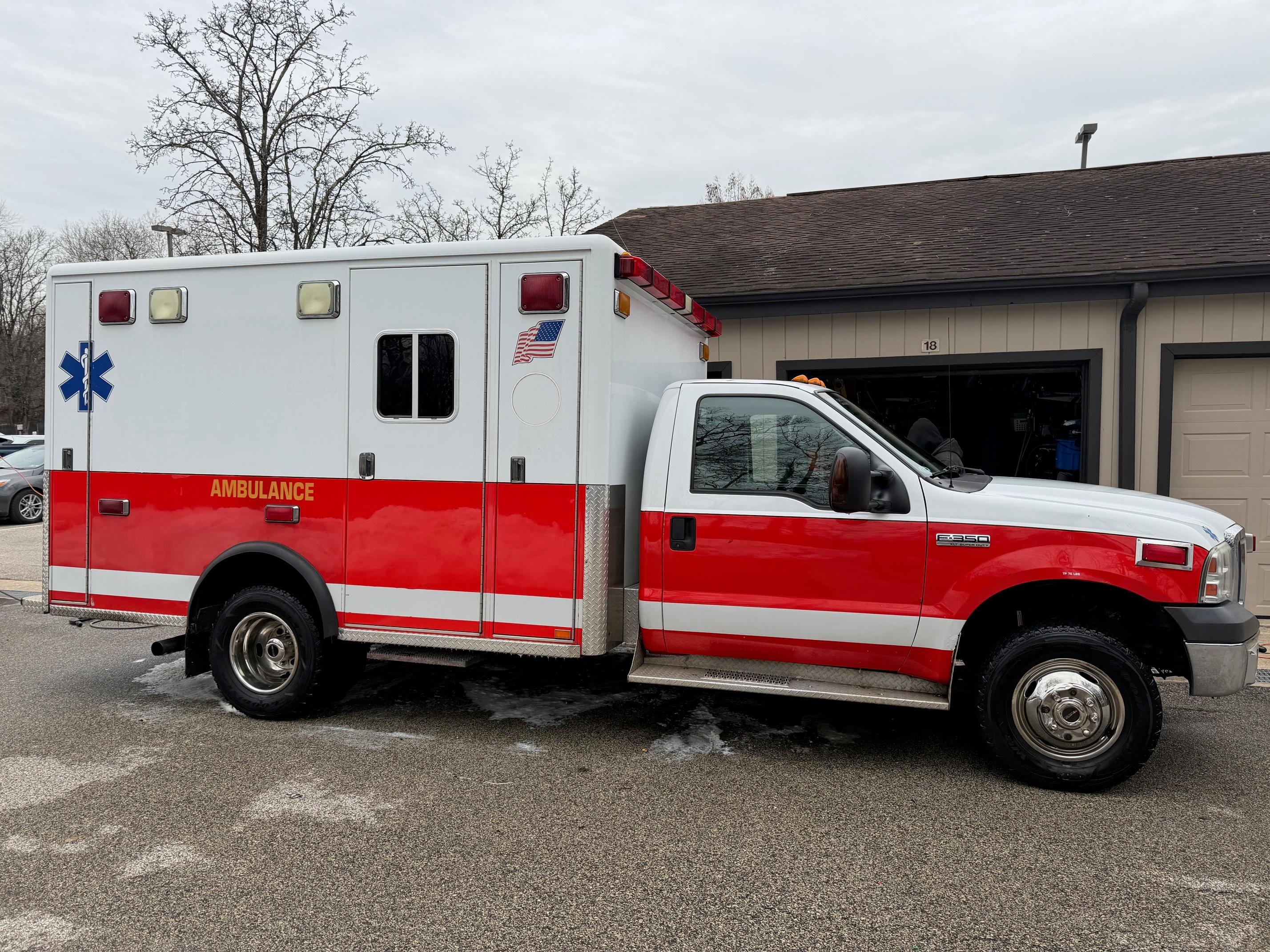 2006 Horton Ford 4x4 Type III Ambulance - image 1
