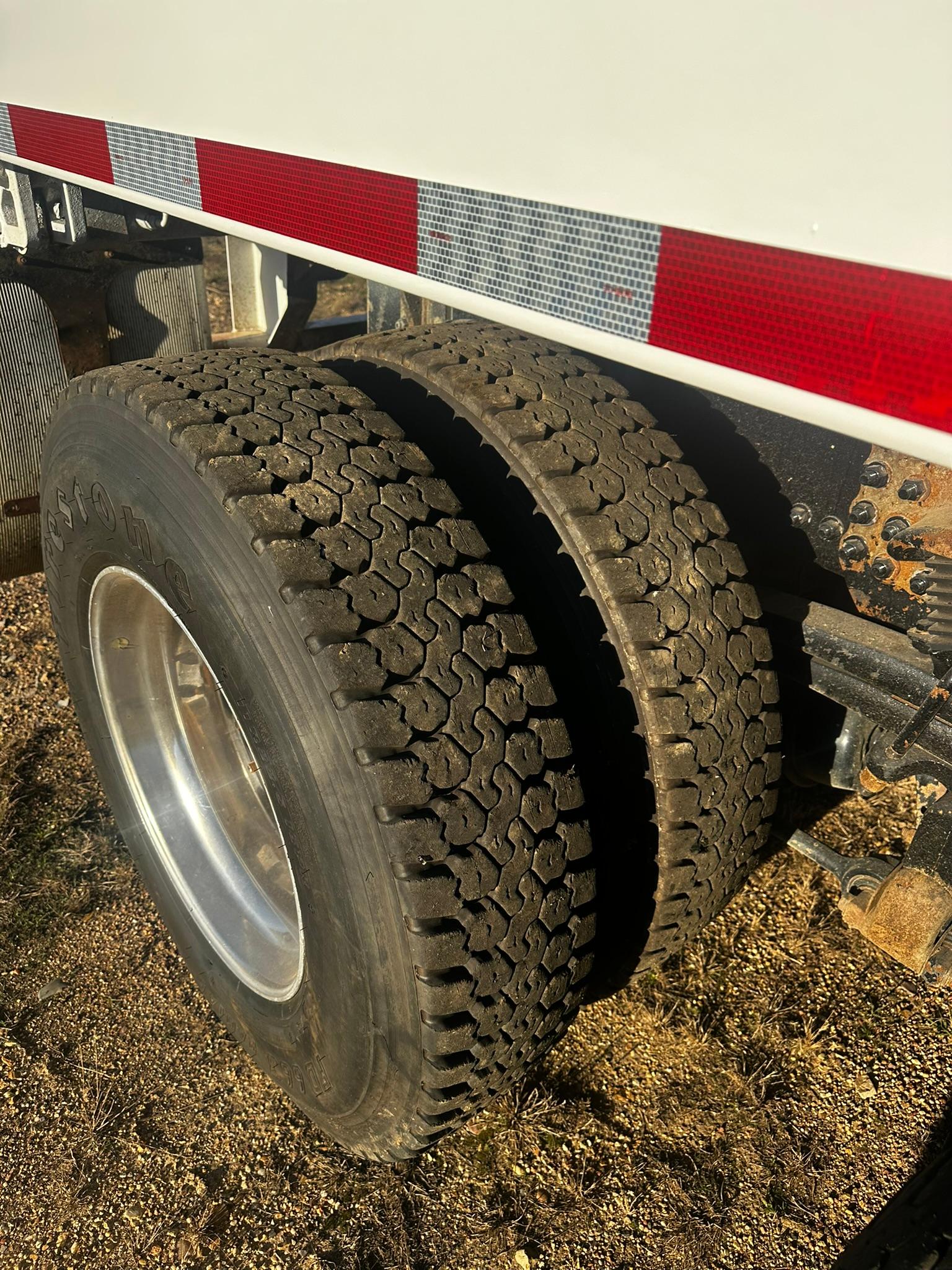 2018 Freightliner Heil Side Loader - image 14