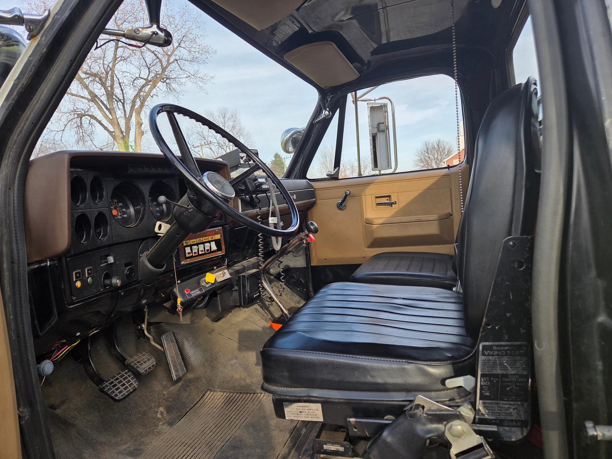 1986 GMC Pumper - image 4