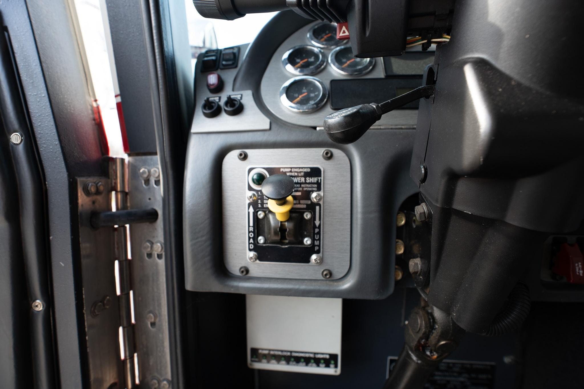 2009 KME Predator 4x4 Heavy Rescue - image 80