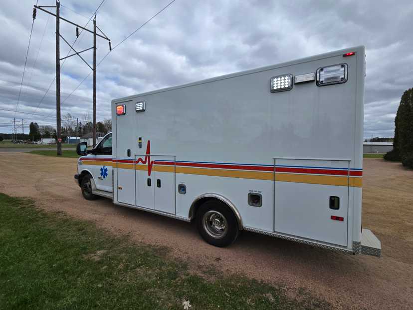 2013 PL-Custom Chevrolet Type III Ambulance — photo 2