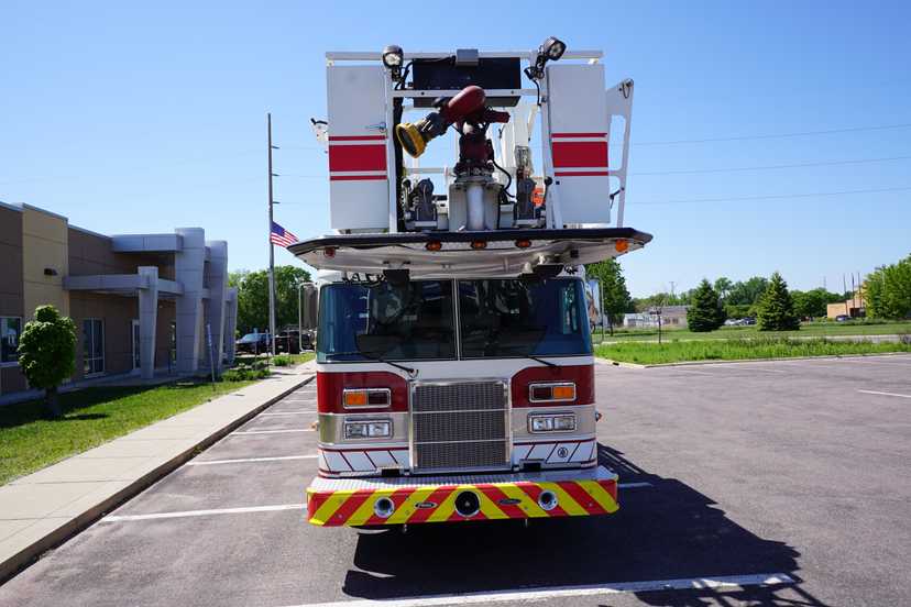 1996 Pierce 100' Quint — photo 2