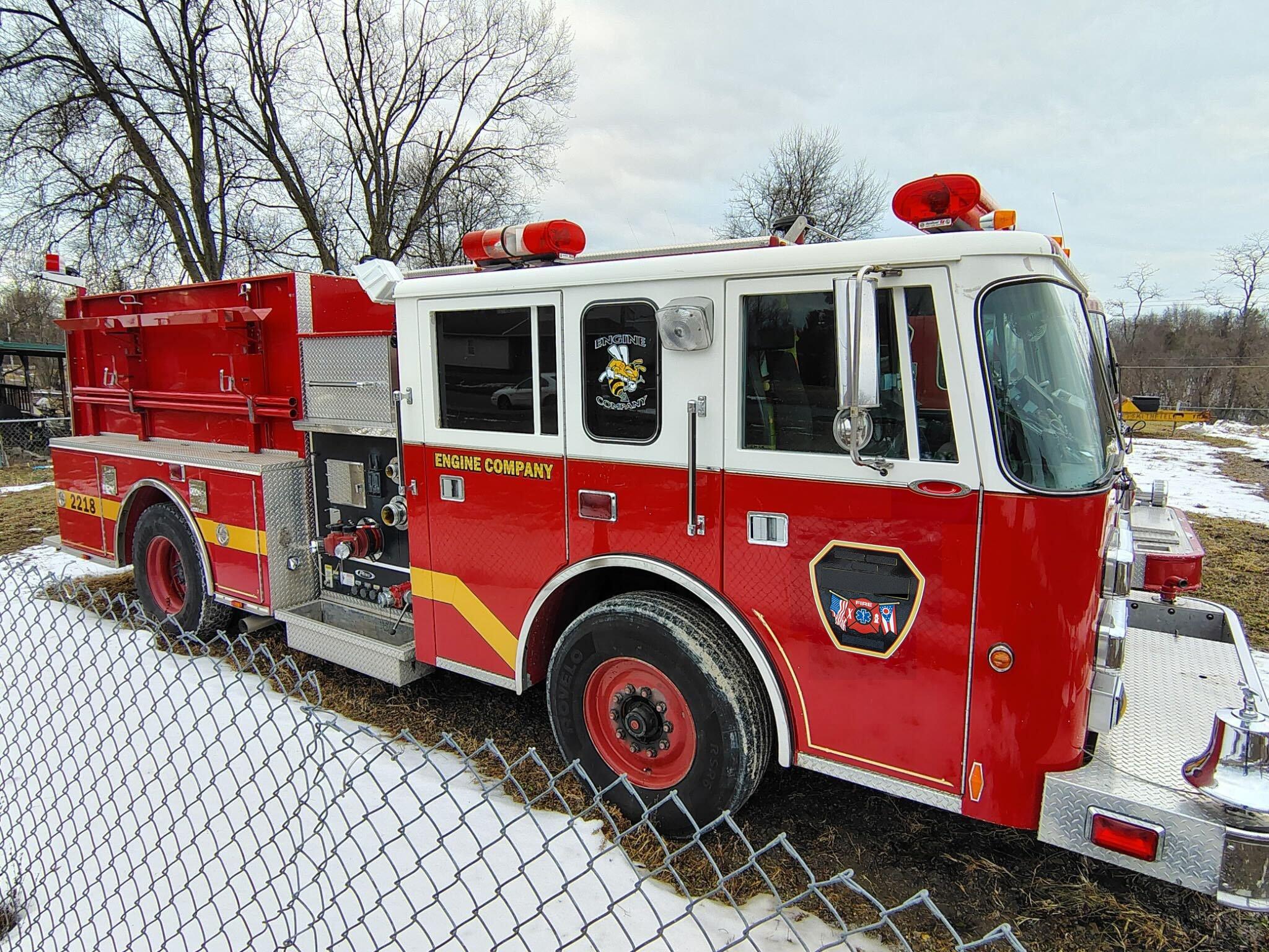 1998 Pierce Saber Pumper - image 1