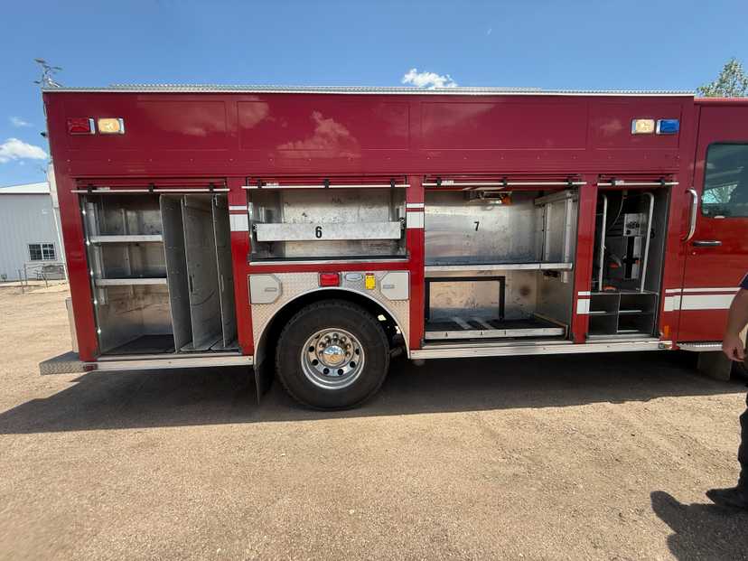 2005 Spartan Rescue Pumper — photo 2