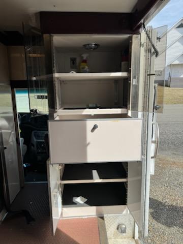 1996 Ford F350 Type III Ambulance - image 13