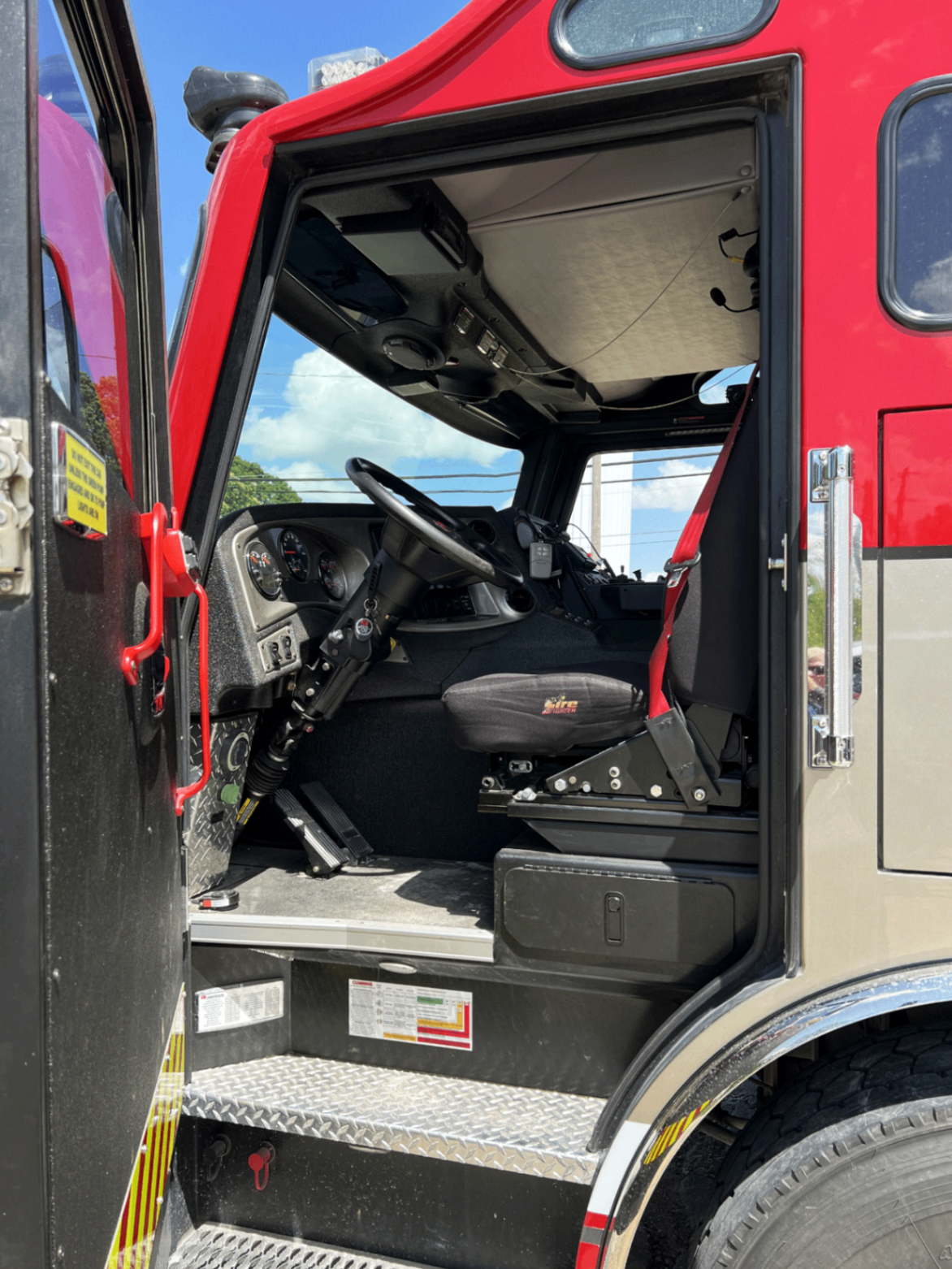 2018 Rosenbauer Commander Rescue Pumper - image 9