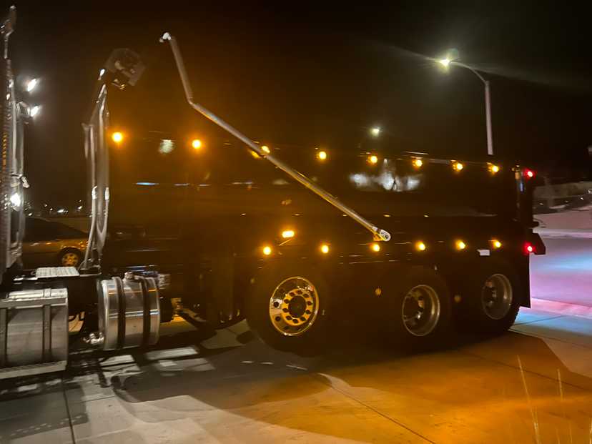 2020 Kenworth T880 Dump Truck — photo 5