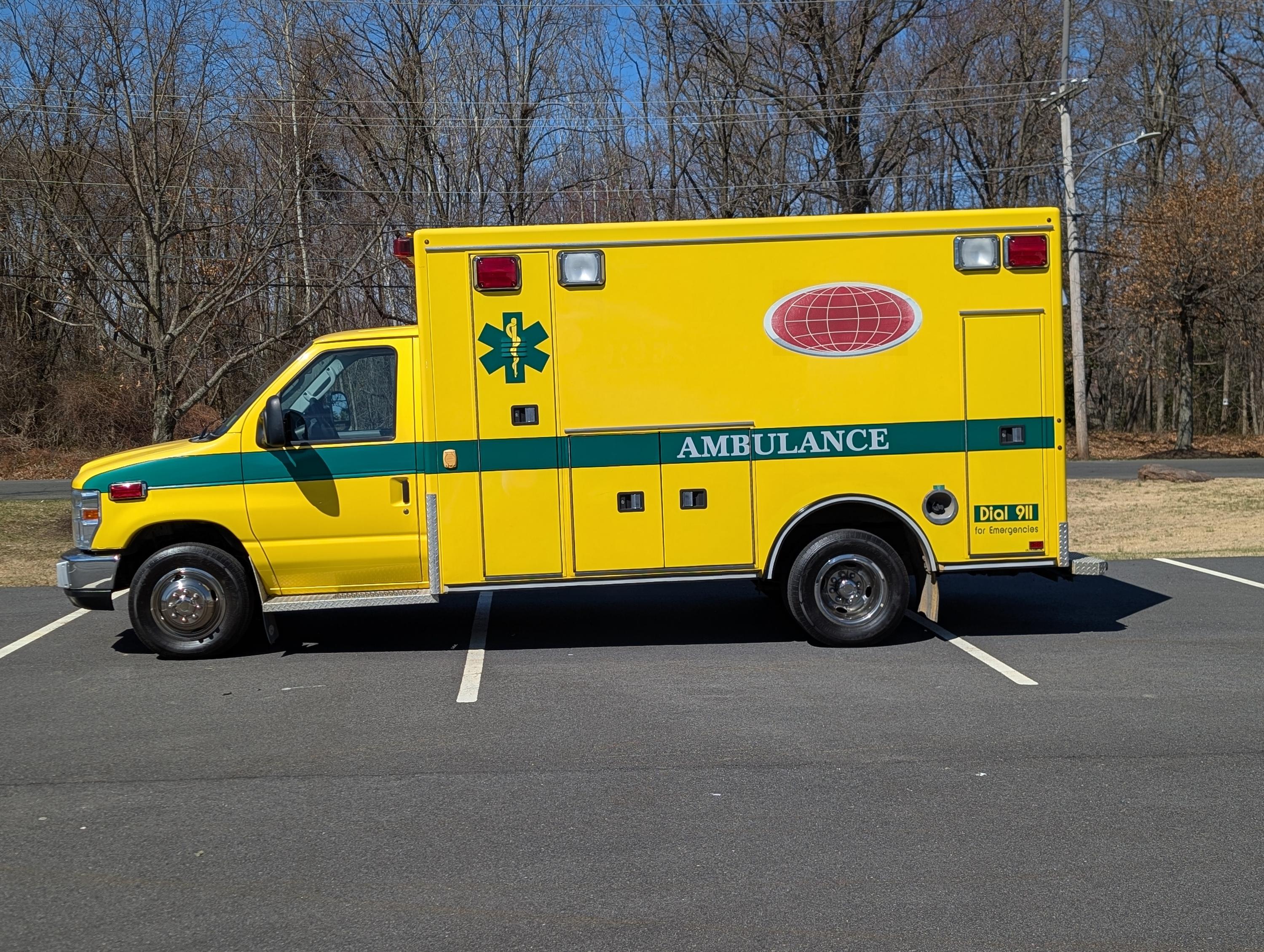 2008 Road Rescue Ford Type III Ambulance - image 2