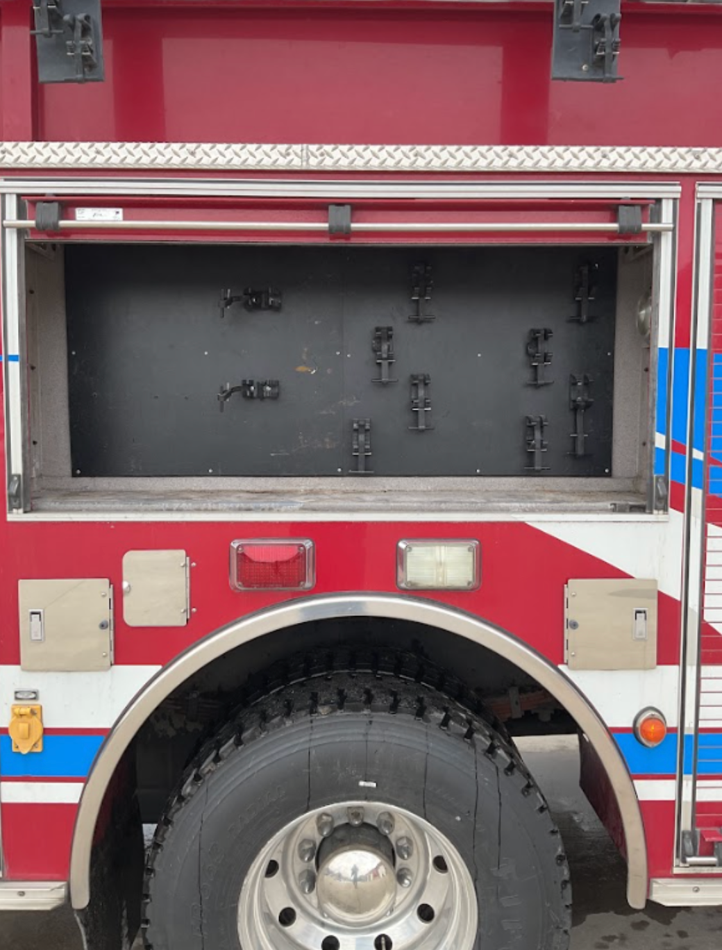2003 Pierce Tilt Cab Pumper - image 22