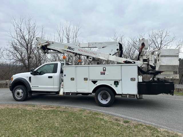 2017 Ford F550 Bucket Truck w/ Altec AT48S Boom (53 ft) — photo 8