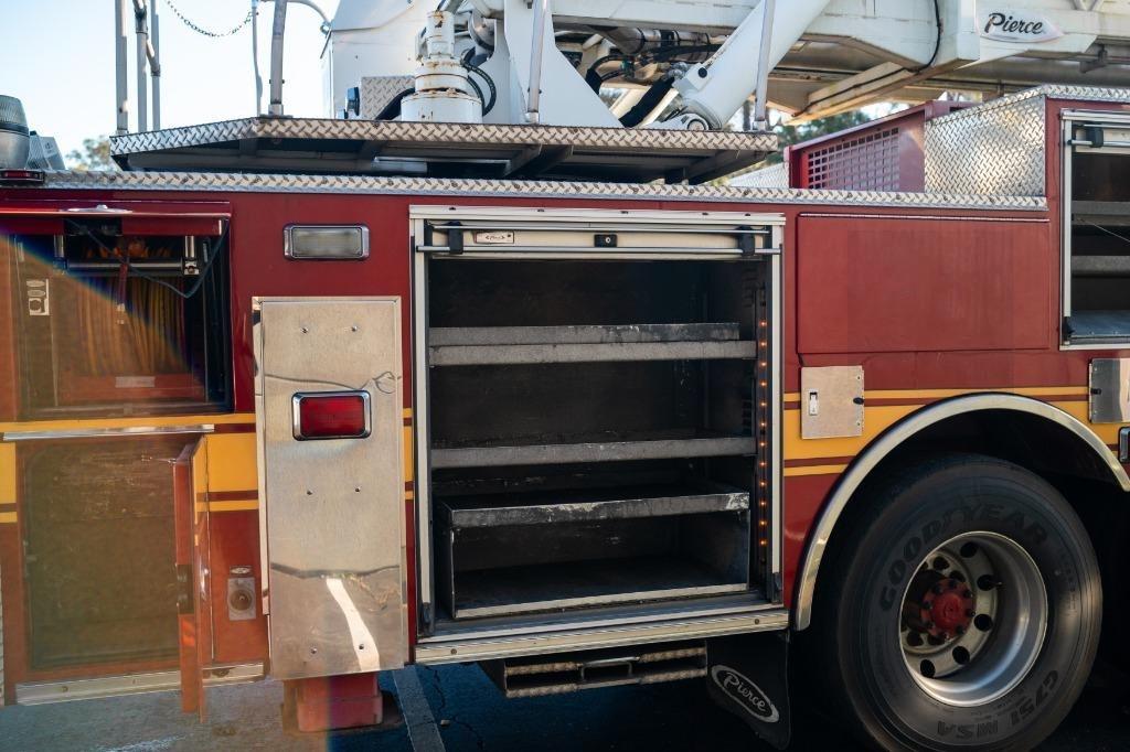 2006 Pierce 105' Aerial - image 28