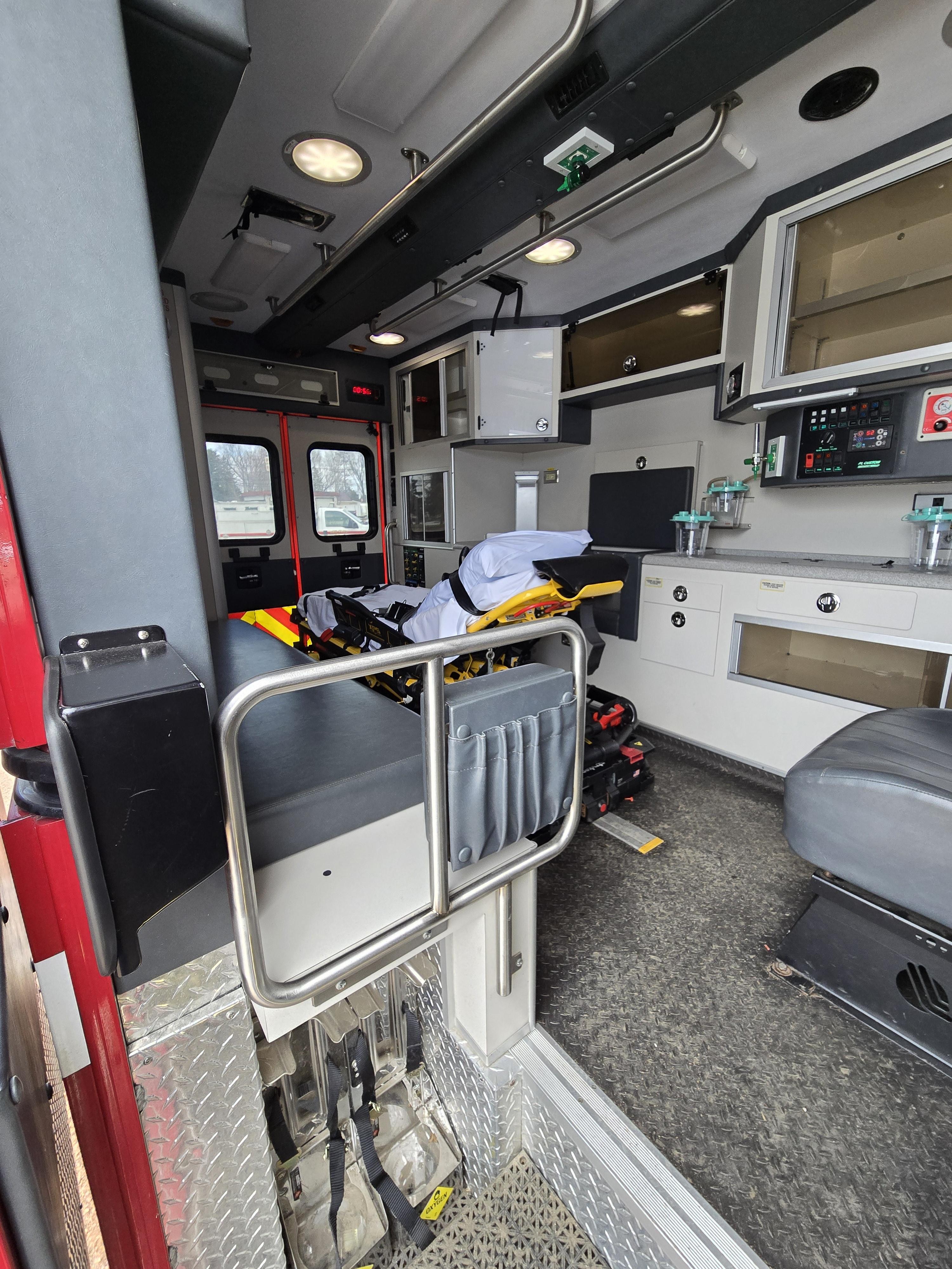 2015 PL-Custom Ford 4x4 Type I Ambulance - image 16