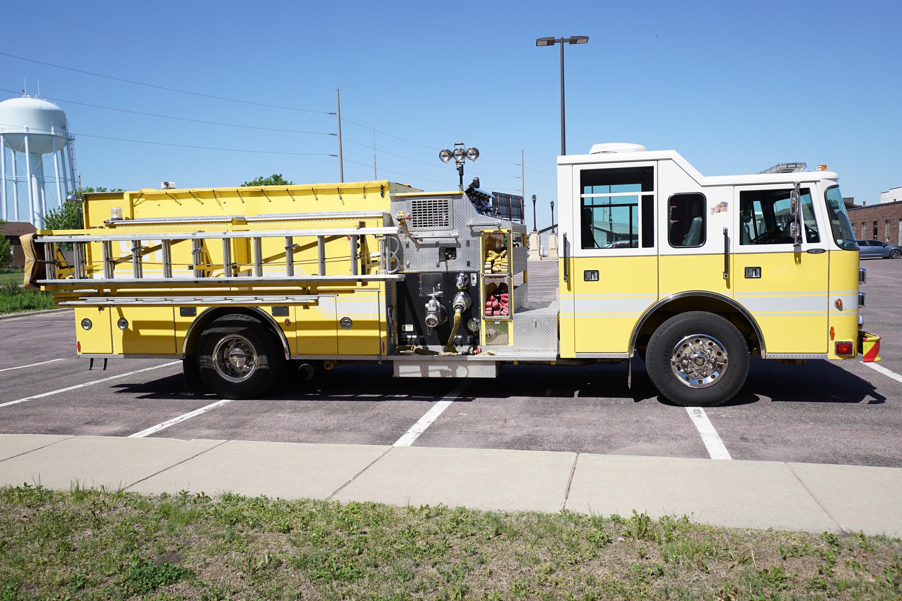 1995 Pierce Saber Pumper - image 5
