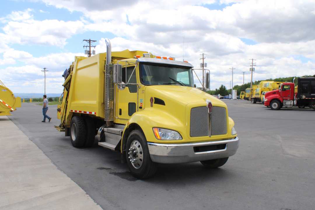 2018 Kenworth Pak-Mor Rear Loader