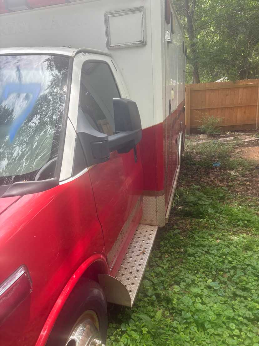 2006 Chevrolet 4x4 Type III Ambulance — photo 7