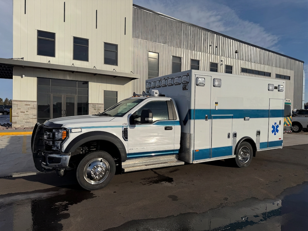 2017 PL-Custom Ford 4x4 Ambulance