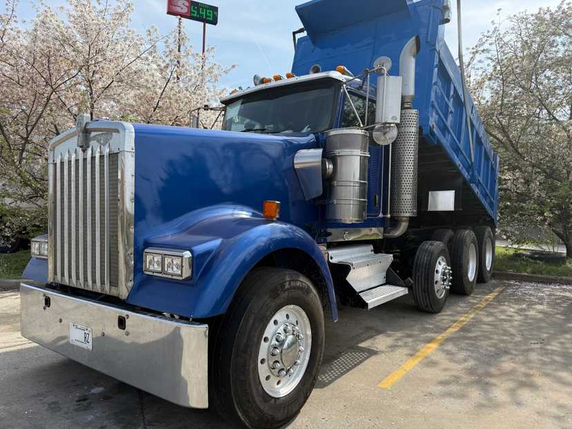 2002 Kenworth W900 Dump Truck