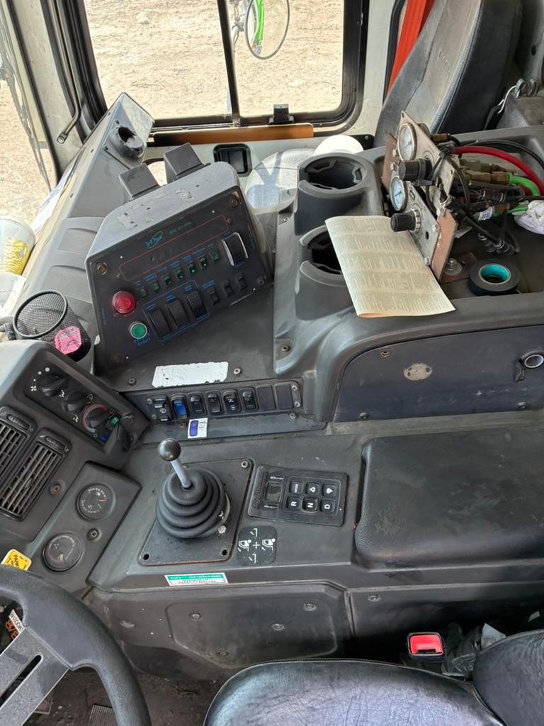 2020 Mack E-Z Pack Front Loader - image 16