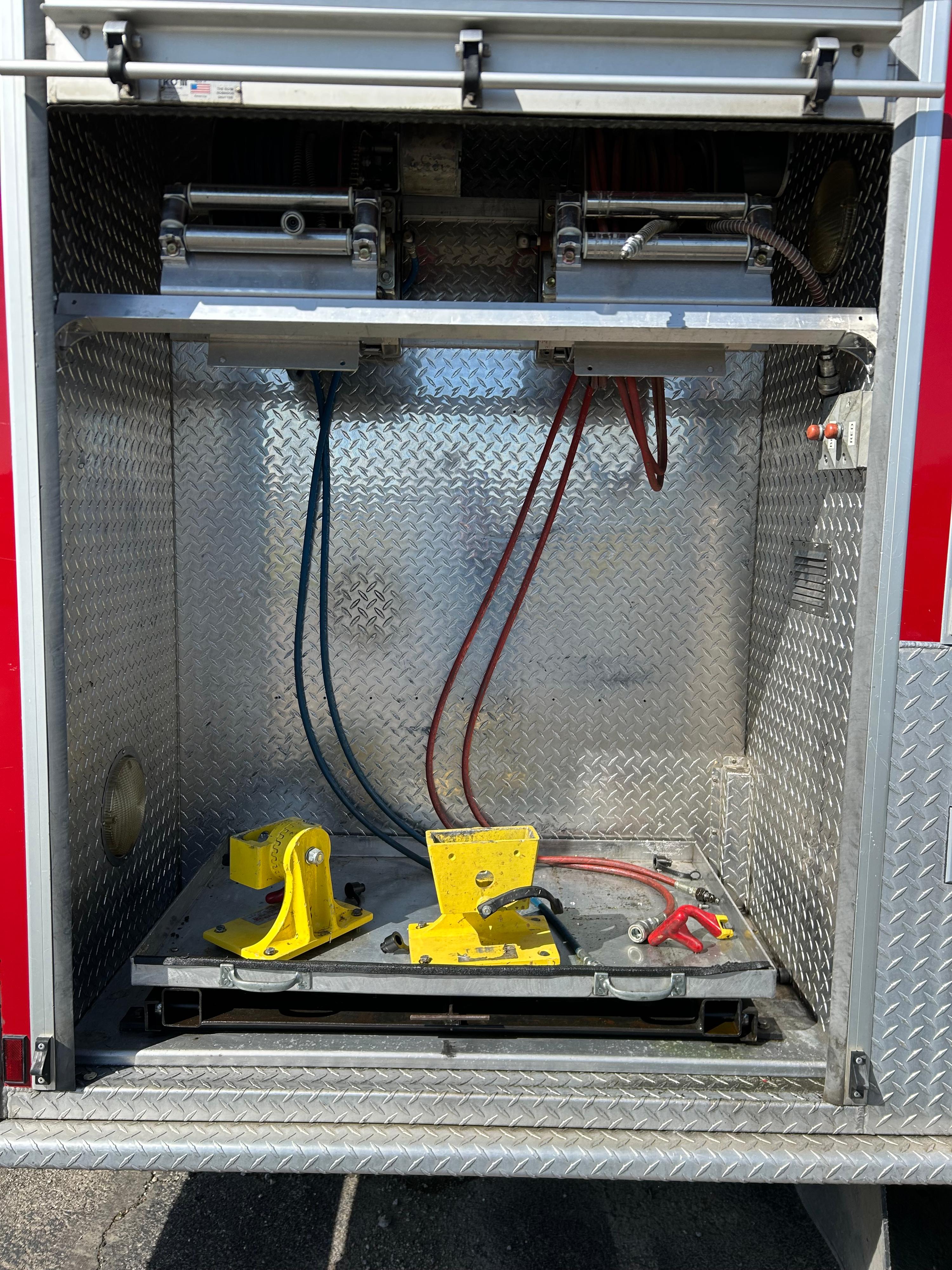 1995 American International Heavy Rescue - image 32