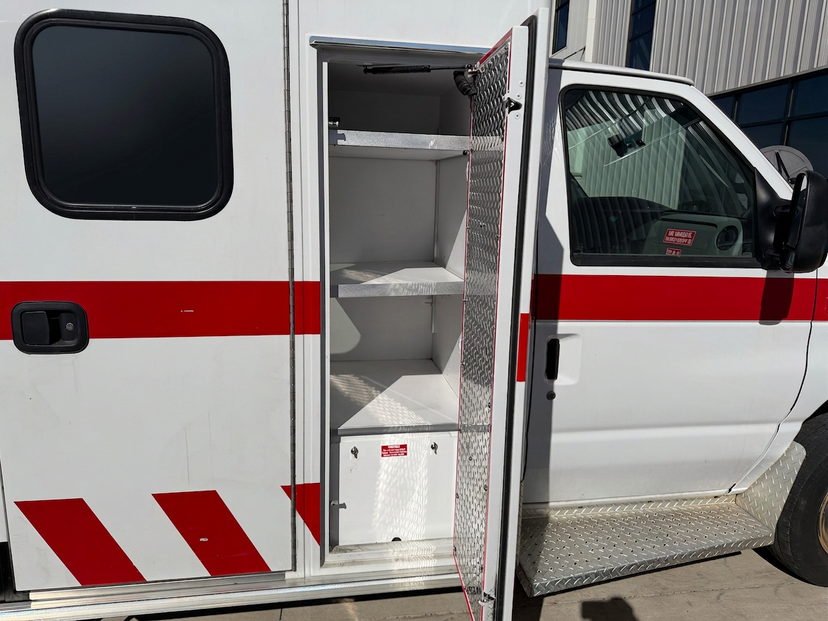 2022 Medix Ford Type III Ambulance — photo 7