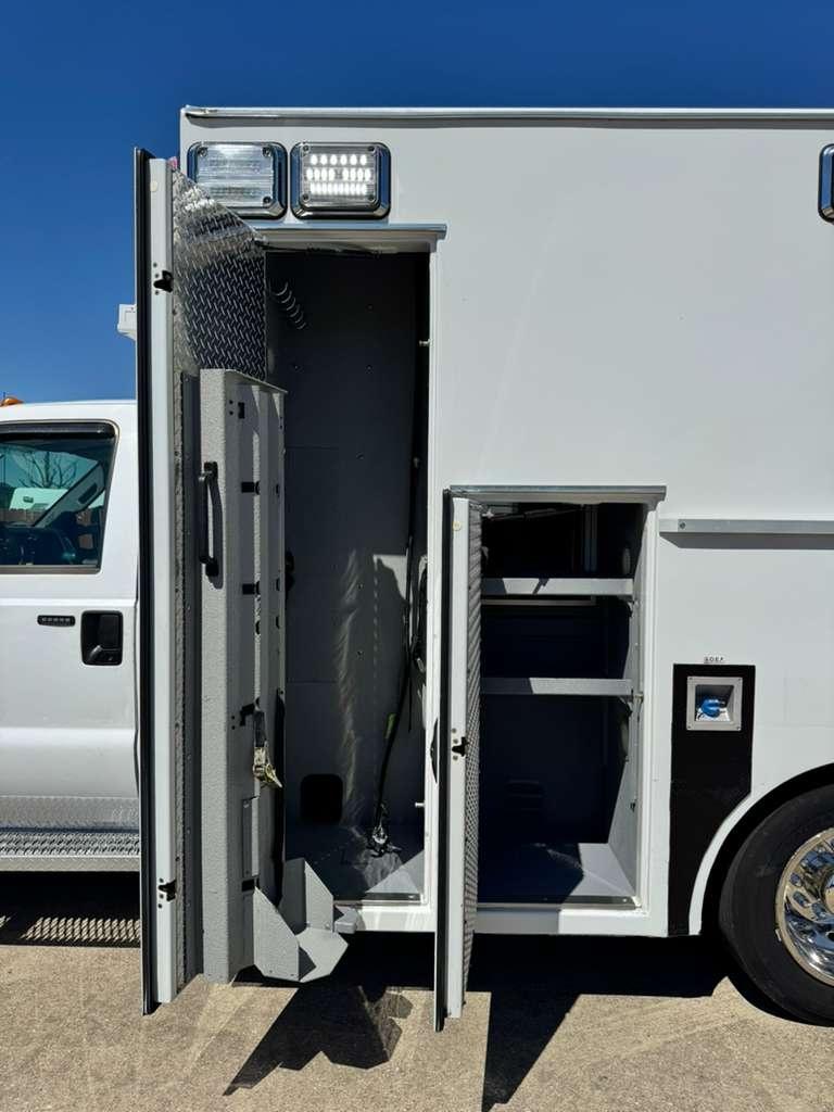 2016 Braun Ford Type I Ambulance - image 18