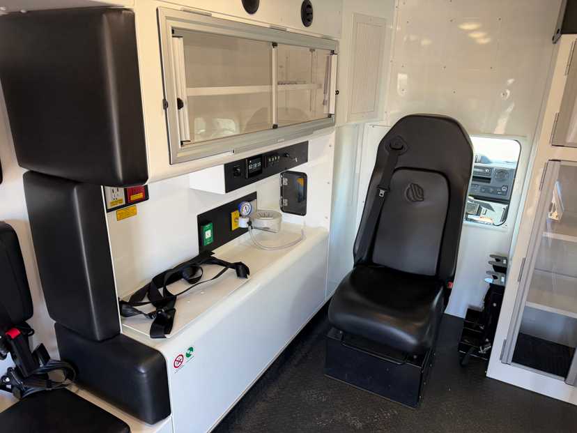 2023 Crestline Ford Type III Ambulance — photo 5