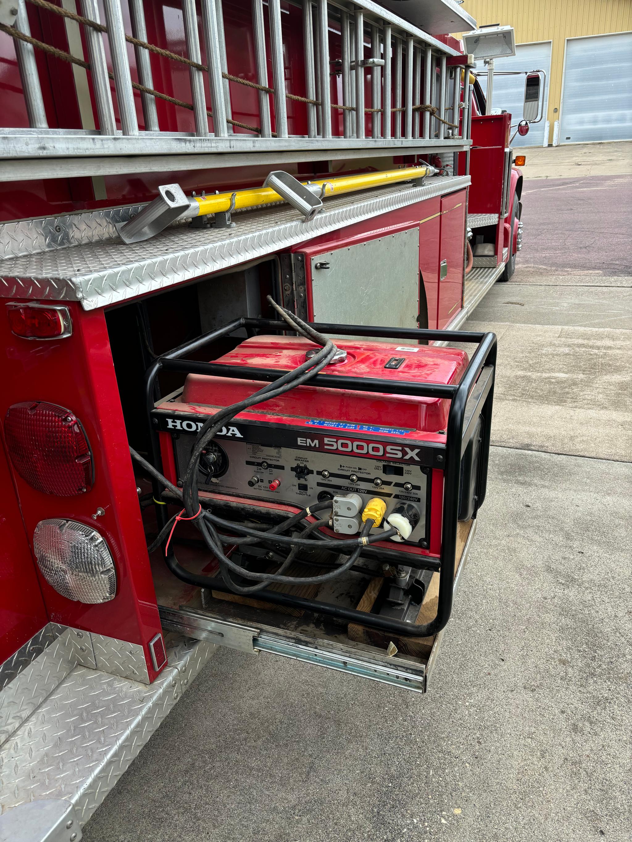 1988 Luverne Chevrolet Pumper - image 5