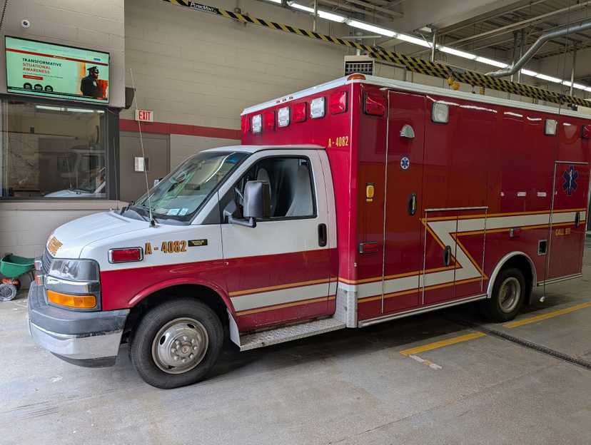 2010 Chevrolet Express 4500 Type III Ambulance