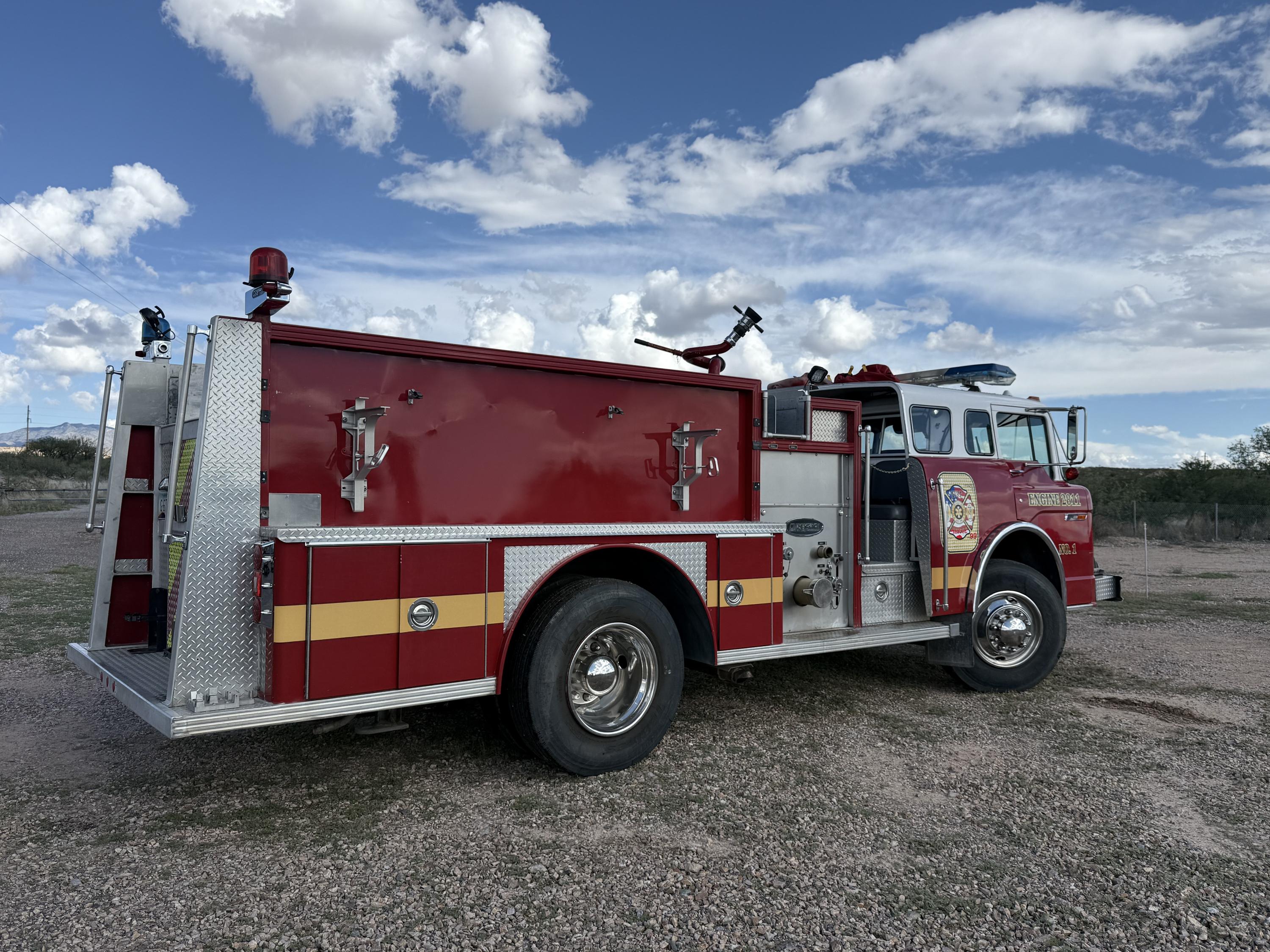 1986 E-One Ford Pumper - image 5