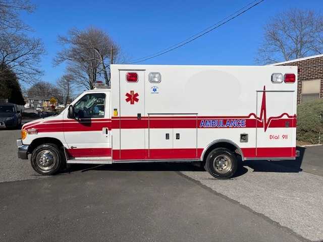 2006 Braun Ford Ambulance