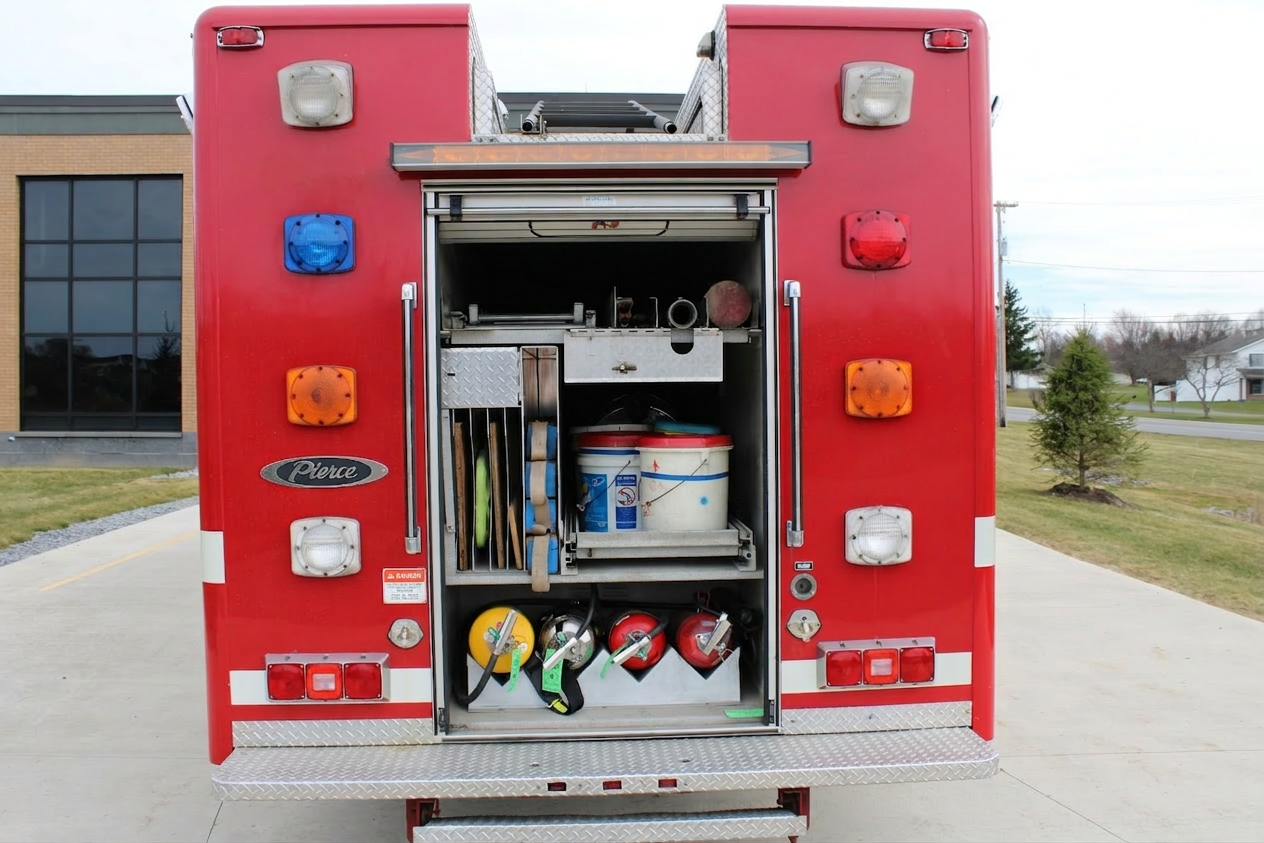 1995 Pierce Saber Heavy Rescue - image 14