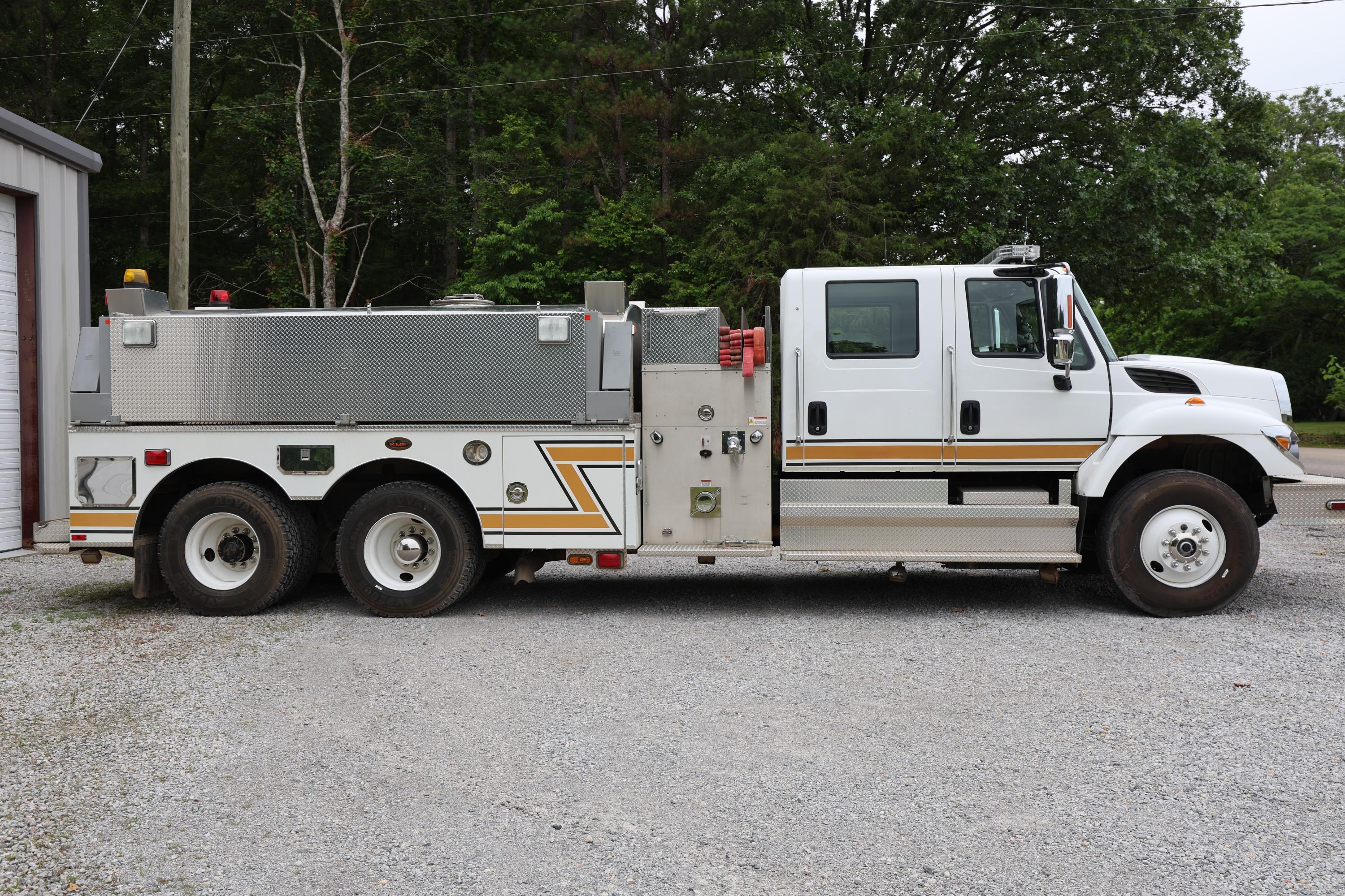 2008 KME International Tanker - image 4