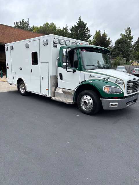2019 PL-Custom Freightliner Ambulance