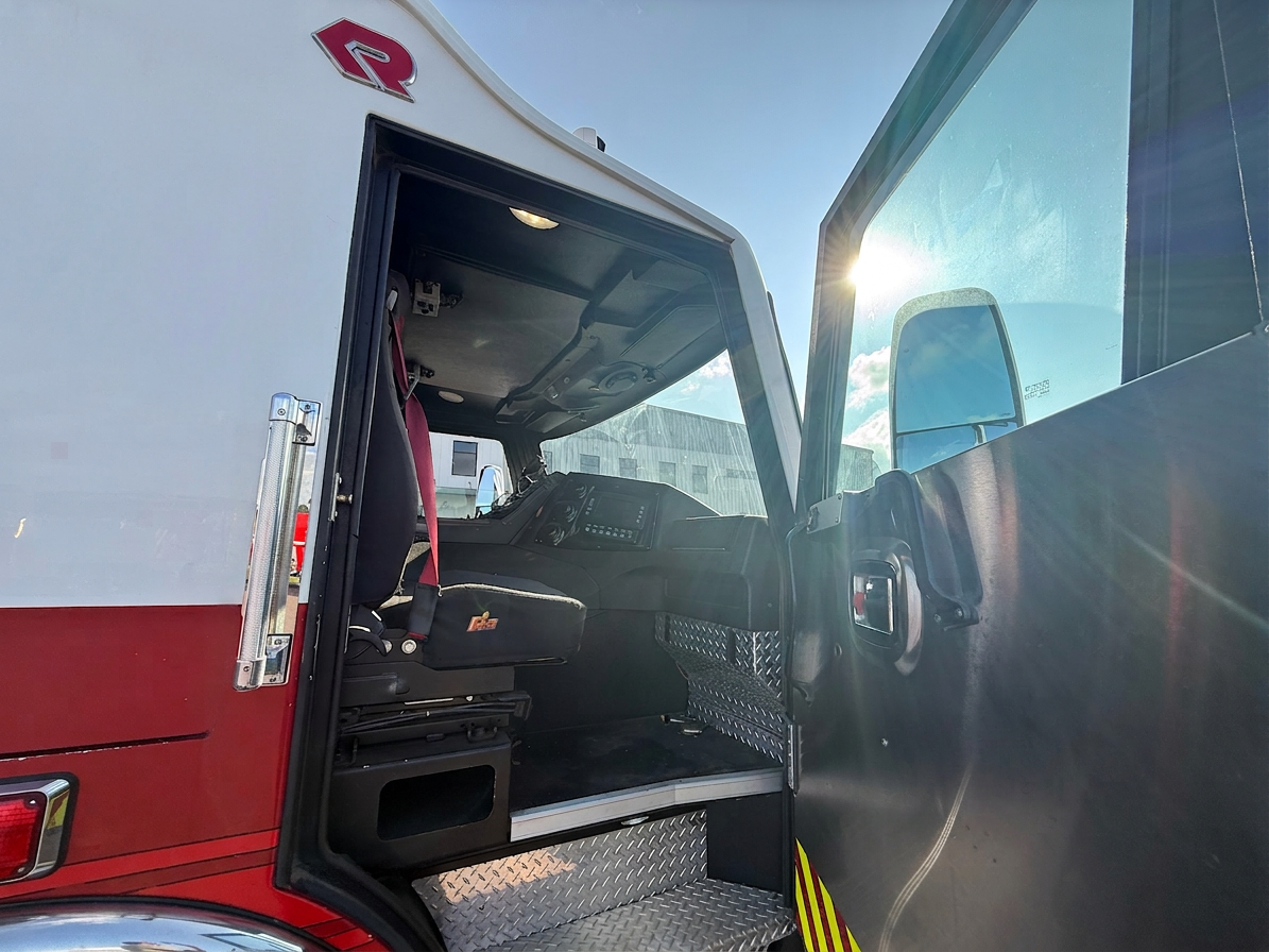 2015 Rosenbauer COMMANDER Pumper - image 17