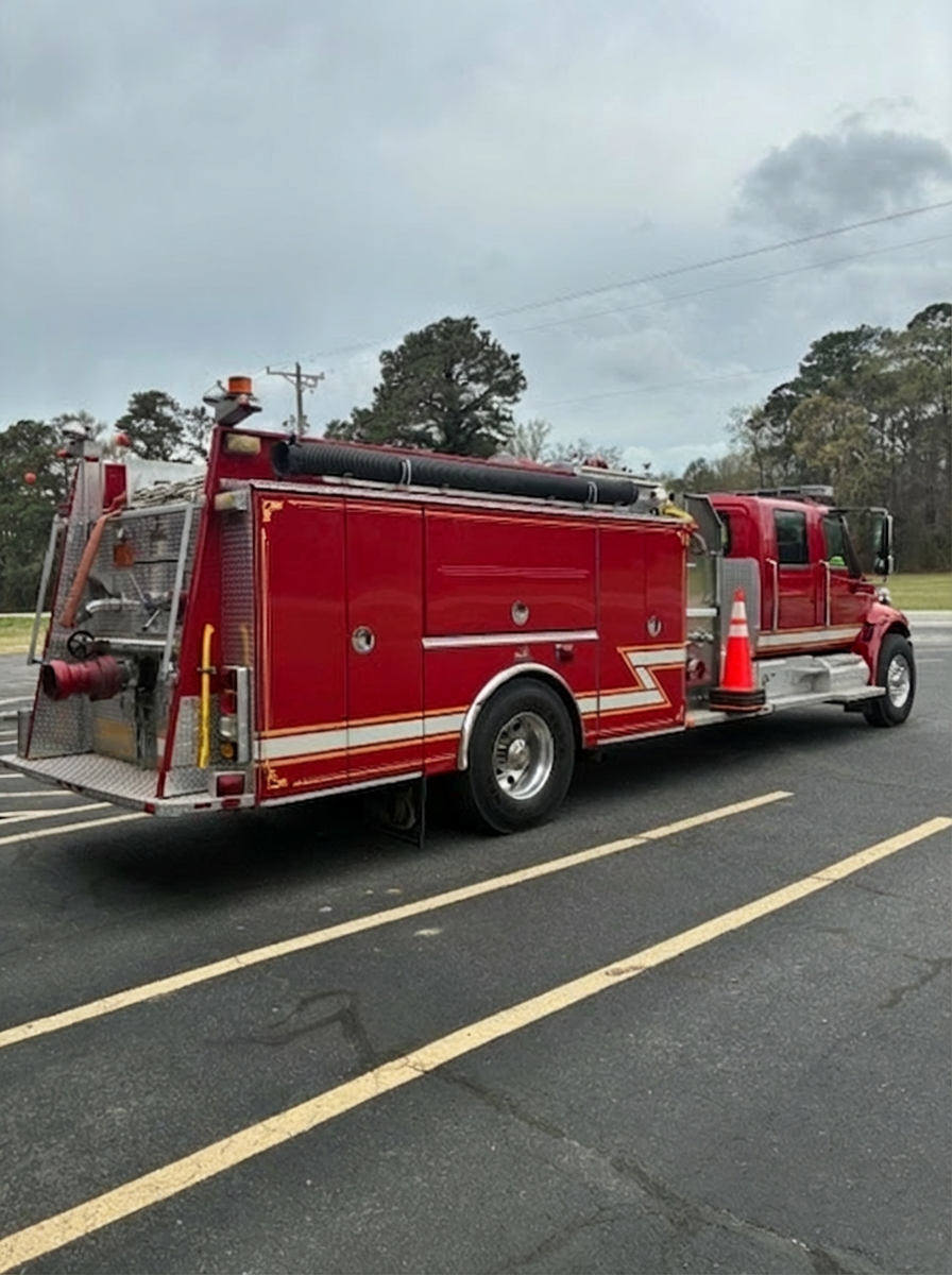 2004 International Ferrara Pumper - image 5