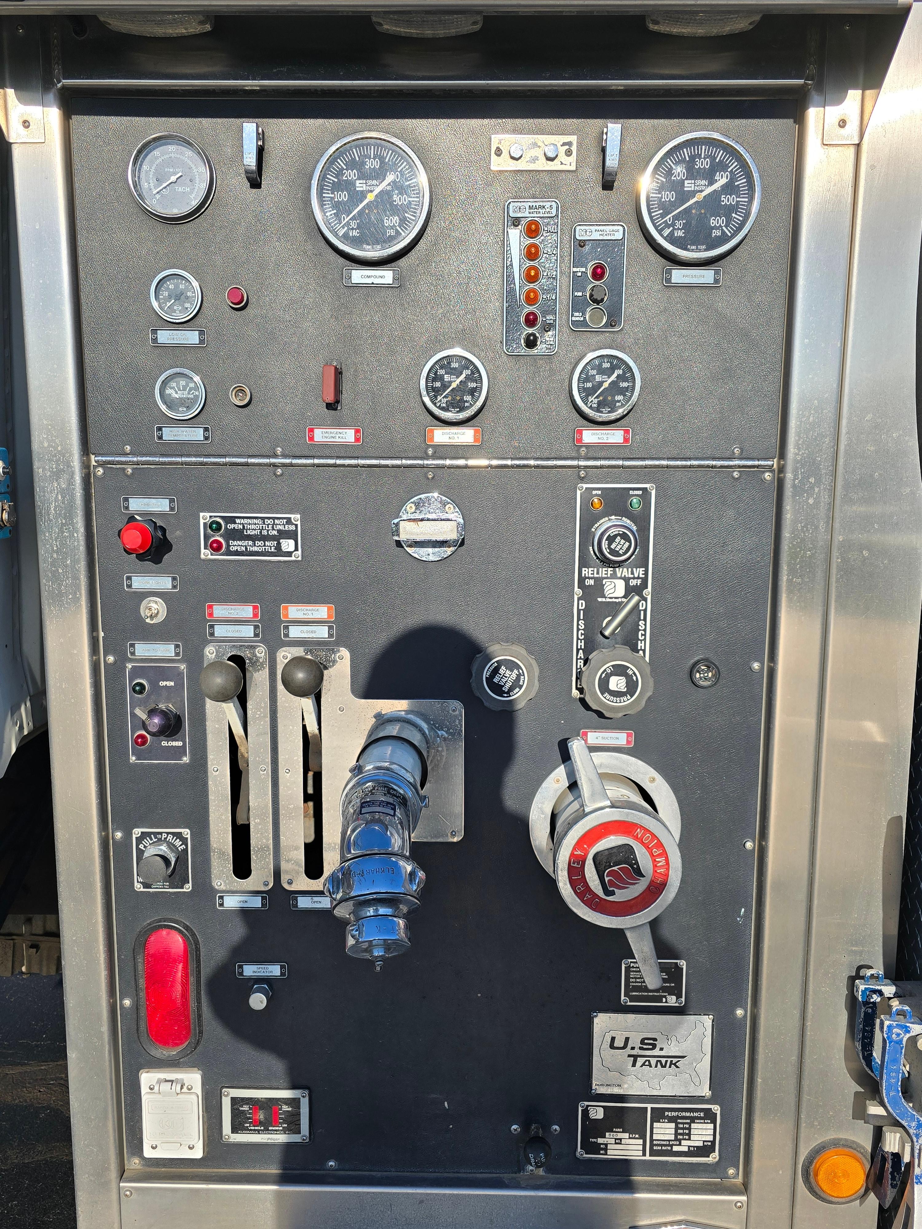 1993 Ford L8000 Pumper Tanker - image 12
