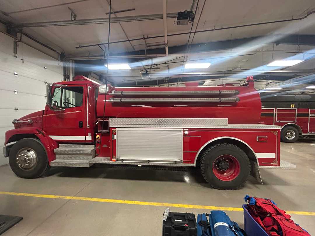 2000 MidWest Freightliner Pumper Tanker