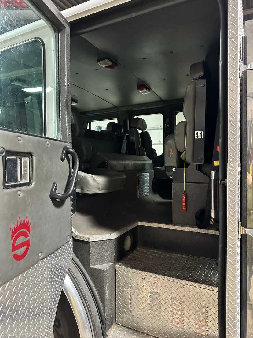 2001 Sutphen Monarch Pumper — photo 8