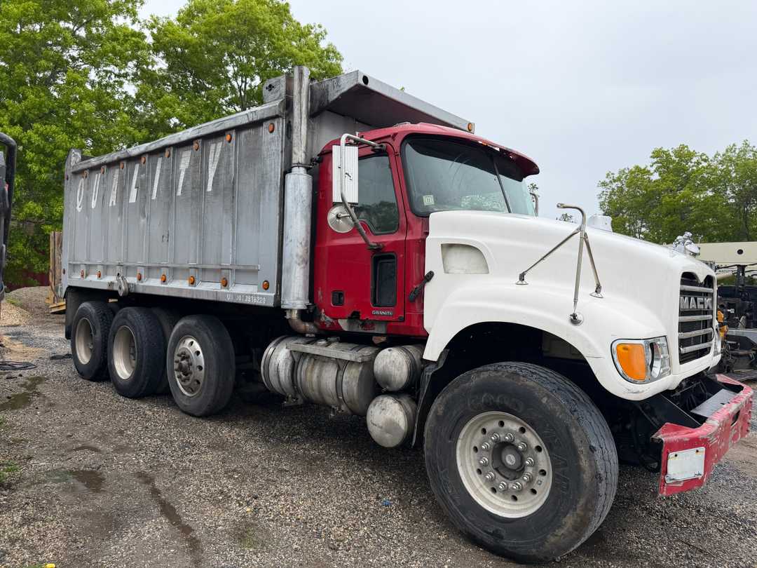 2006 Mack Granite CV713