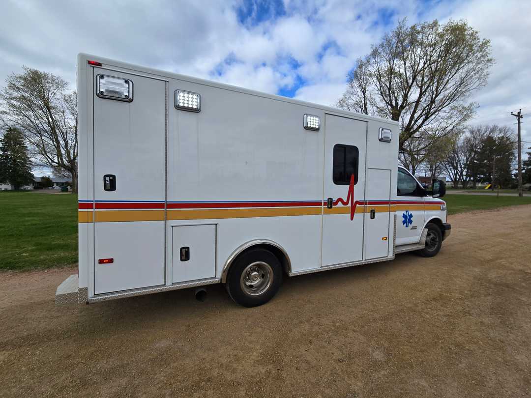 2013 PL-Custom Chevrolet Ambulance