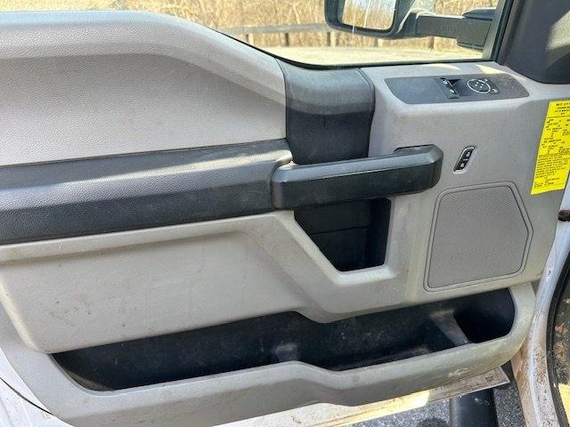 2019 Ford F550 Bucket Truck w/ Altec AT41S Boom (46 ft) - image 17