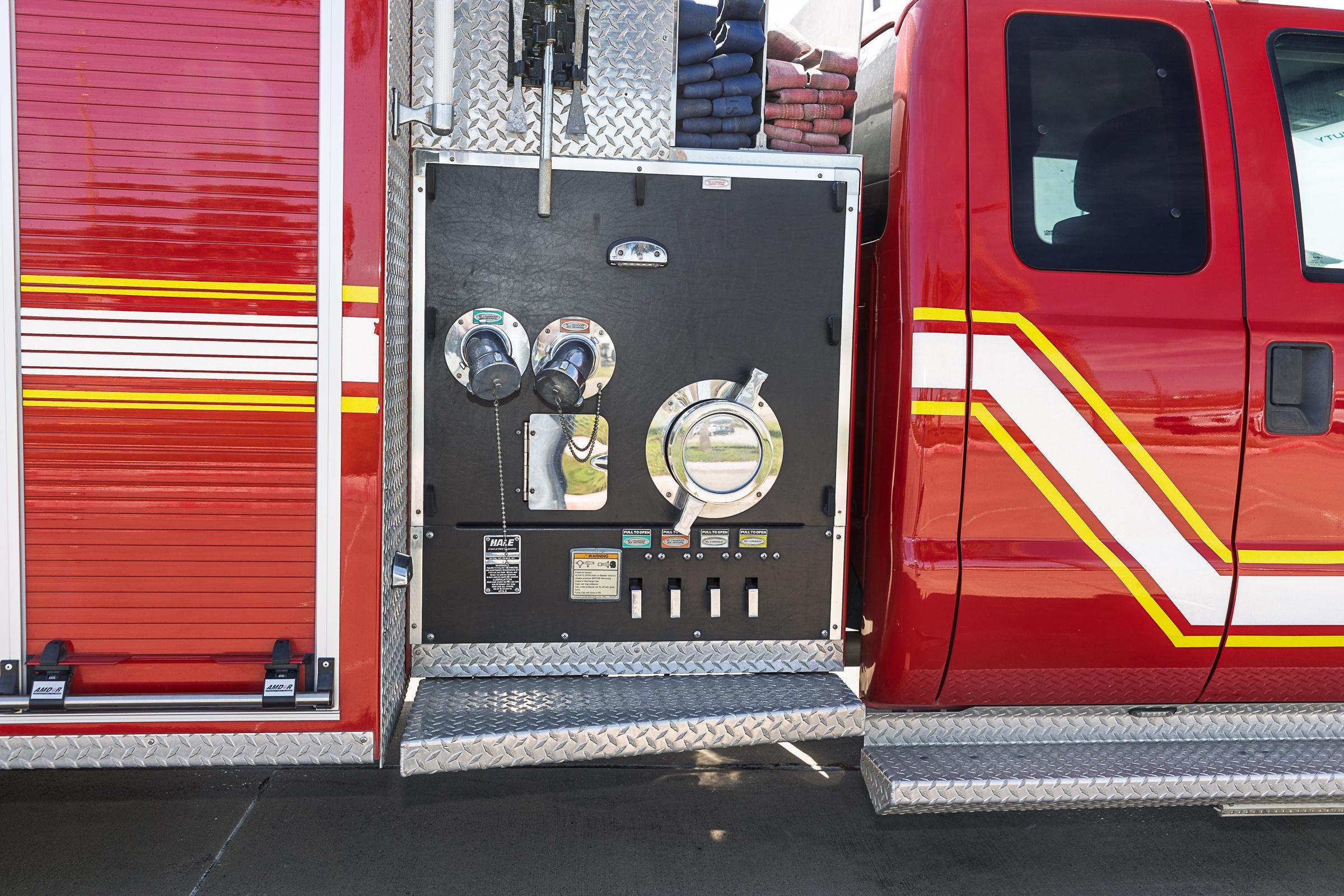 2013 Pierce Ford 4x4 Mini Pumper - image 23
