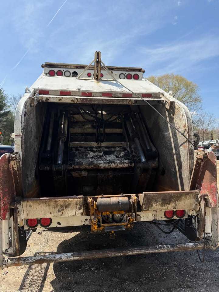 2015 Kenworth Loadmaster Rear Loader — photo 7